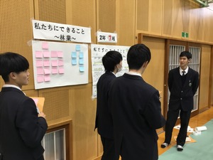 ７