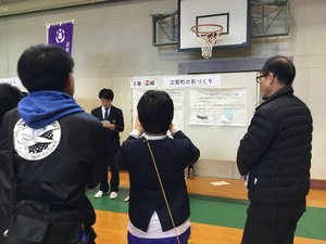 ４
