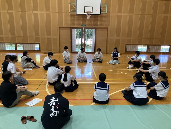 座談会