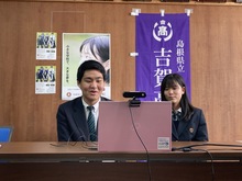 ２