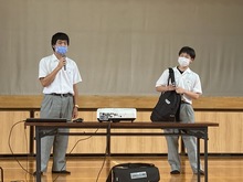 ２